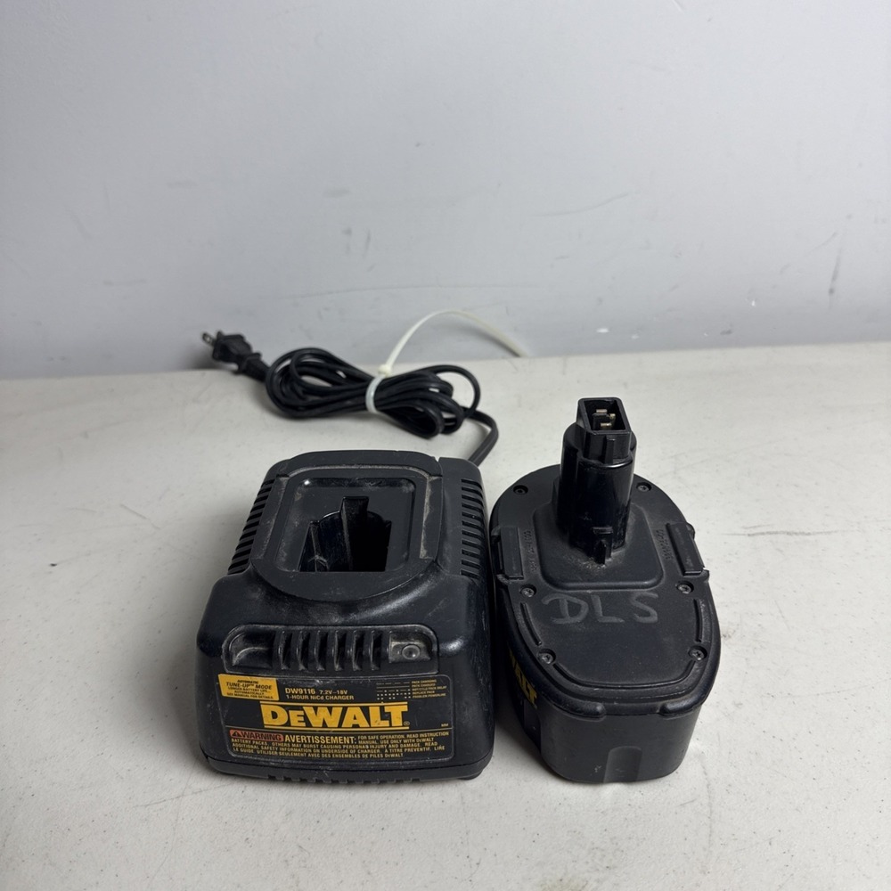 DEWALT DW9116 Battery Charger DW9096 With Battery "TESTED"
